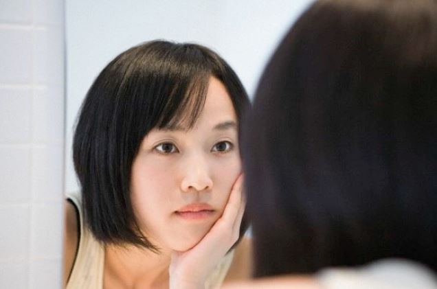 Vừa nhìn thấy mặt em rể, chồng tôi đã thốt ra một câu tưởng hờ hững mà khiến cả nhà hốt hoảng