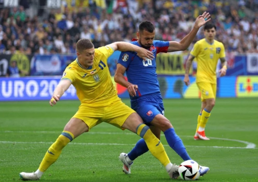 Thắng nghẹt thở trước Slovakia, Ukraine nuôi hy vọng đi tiếp