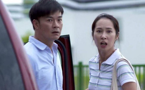 Sau đêm tân hôn, em dâu mang bộ chăn ga mà tôi mua tặng ném vào thùng rác, lý do đưa ra khiến cả nhà sốc còn tôi thì tái mặt vì xấu hổ