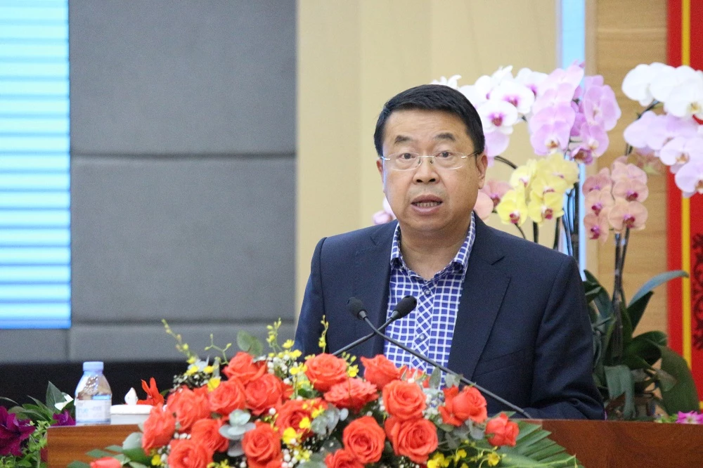 Ông Tôn Thiện San – Giám đốc Sở Kế hoạch và Đầu tư tỉnh Lâm Đồng, báo cáo những khó khăn, vướng mắc của doanh nghiệp.