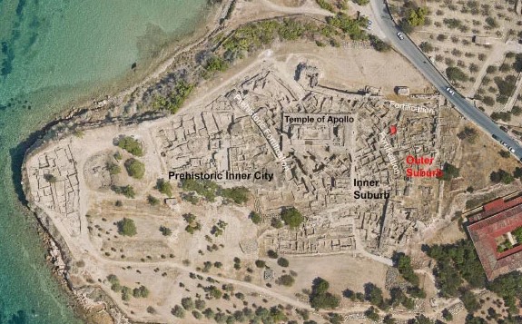 Kinh ngạc công trình 3.600 năm bao phủ bởi màu tím