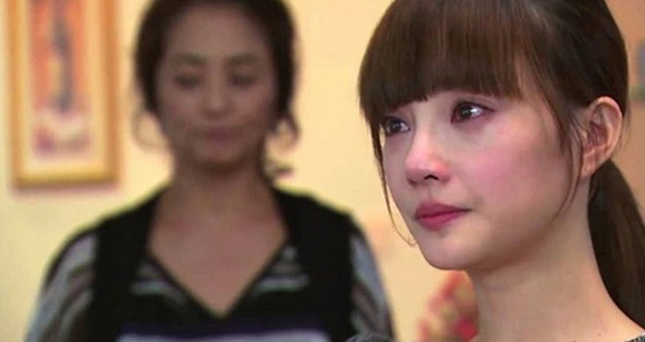 Phụ mẹ chồng dọn quán, em dâu đi ra, nói mỉa một câu khiến tôi sửng sốt khi biết được bí mật sốc óc liên quan đến mình