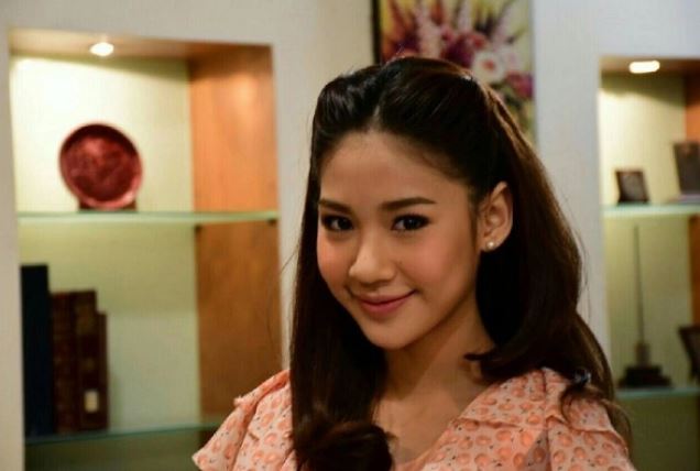 Thấy cọc tiền tôi để quên trên bàn, em chồng vội rút ngay vài tờ nhưng sau đó phải sượng mặt trả lại không thiếu một xu