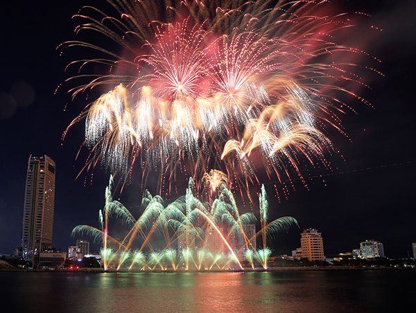 Đêm thi thứ ba của DIFF 2024: Pháo hoa của Đức, Ba Lan gây ấn tượng và tiếc nuối