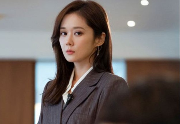 Mới sáng sớm, em rể đã chạy sang nhà khóc lóc kêu than, nhìn mái đầu của cậu ấy, tôi sửng sốt, không thốt nên lời