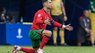 Cristiano Ronaldo mượn giày đồng đội đá trận Thổ Nhĩ Kỳ tại Euro 2024