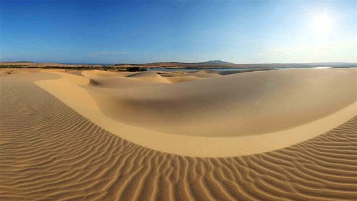 Đồi cát Phương Mai được ví von là “Sahara” của Quy Nhơn.