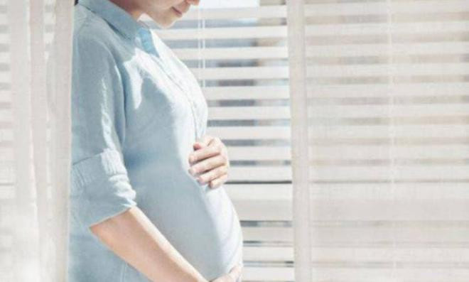 Sau khi mang thai đừng mắc phải 3 thói quen xấu này sẽ khiến chất lượng nước ối kém đi, mẹ bầu cần lưu ý