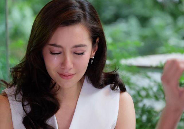 Cầm cái áo mẹ chồng mua tặng, em ứa nước mắt khi thấy bàn tay tróc da, lạnh tái và khuôn miệng móm mém mỉm cười của mẹ