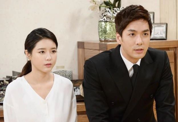 Nghe chồng thông báo có họ hàng ở quê lên chơi, em rụng rời cả chân tay vì sợ cơn ác mộng cũ lại quay về