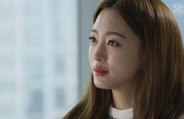 Vừa nghe em chồng cạnh khóe chồng đã "mặt nặng mày nhẹ" hất đổ mâm cơm, vợ kéo vali đi luôn 1 tháng rồi nhận được tin nhắn gây "sốc"