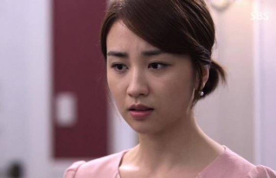 Nhìn vết thương nghiêm trọng trên cánh tay mẹ chồng, em ngỡ ngàng nhận ra lâu nay mình đã hành xử quá tệ với bà