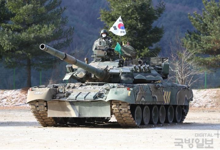 Ukraine sắp nhận được hàng chục chiến xa T-80U và BMP-3 từ đối tác bất ngờ?