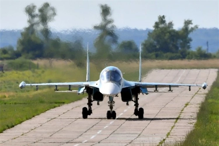 Oanh tạc cơ Su-34 được thử nghiệm ở chế độ không người lái