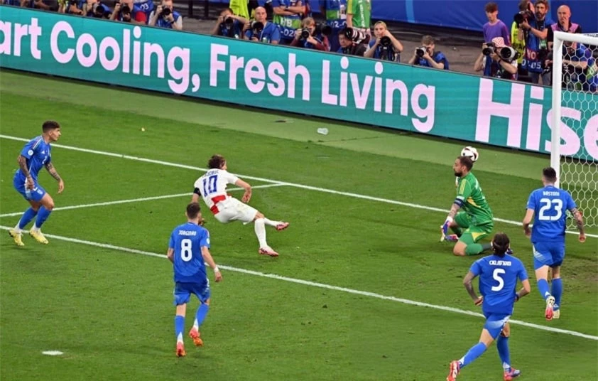 Sút tung lưới Italia, Luka Modric đi vào lịch sử Euro 486804