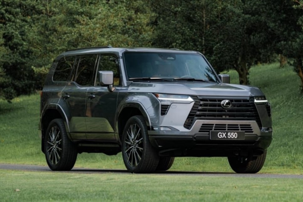 Lexus GX 550 chính thức ra mắt Việt Nam: Ngoại thất nam tính, công nghệ sang xịn, giá từ 6,2 tỷ đồng