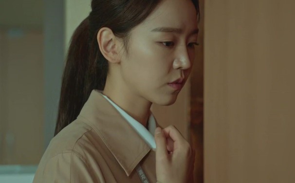 Cô hàng xóm có bầu, thế mà cả nhà tôi lao vào chăm sóc cô ấy, đến khi biết sự thật, tôi ngã ngửa