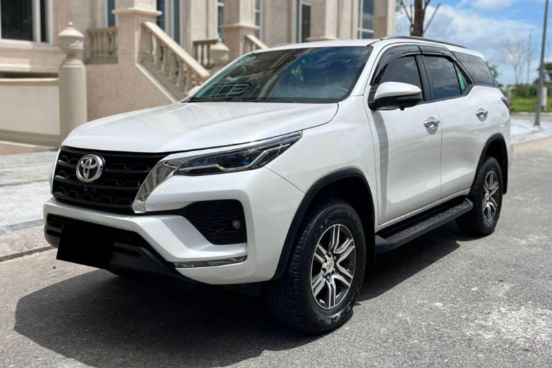 Lăn bánh 3 năm, Toyota Fortuner 2021 rao bán với giá khó tin