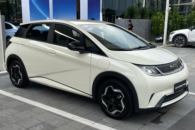 BYD Dolphin có ưu điểm gì để cạnh tranh với Toyota Yaris ở nhóm hatchback cỡ nhỏ tại Việt Nam?