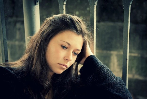 Nghe tin cô hàng xóm chuyển dạ sắp sinh, chồng tôi hớt hải chạy qua chỉ để đòi 100 nghìn đồng khiến tôi muốn độn thổ vì quá xấu hổ