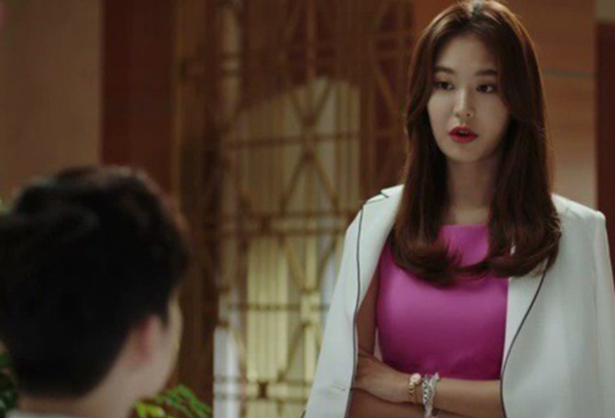 Biết chồng đang ở bên bồ, tôi xui con trai gọi điện: "Mai mẹ lấy chồng bố có về dự không", anh ta hốt hoảng lao như tên bắn