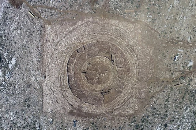 Xây sân bay, lộ ra mê cung 4.000 năm tuổi- Ảnh 1.