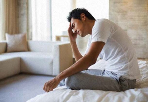 Nhìn mâm cơm vợ bưng ra đãi anh trai chồng, tôi giận dữ tới mức hất đổ tất cả