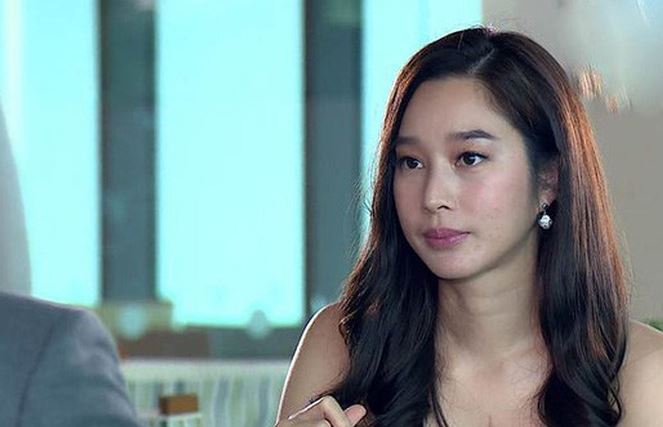 Bưng bát chè qua cho chị dâu, chị ấy liếc nhìn một cái rồi buông câu phũ phàng khiến cả nhà dậy sóng