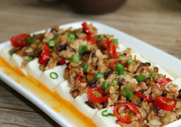 Không phải chiên hay sốt, đậu phụ làm thế này vừa mềm mướt, bổ dưỡng và rất hợp với cơm