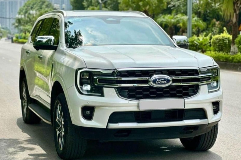 Mới chạy 10.000 km, Ford Everest 2023 'lướt' lên sàn xe cũ với giá bao nhiêu?