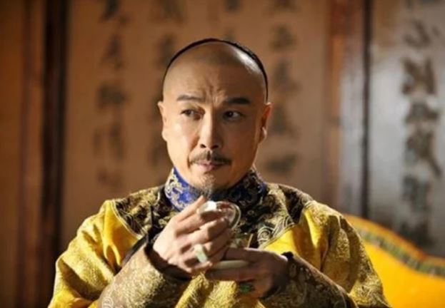 'Rửa lỗ rồng' cho hoàng đế là gì mà các cung nữ phải tranh nhau làm?