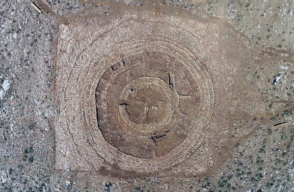 Xây sân bay, lộ ra mê cung 4.000 năm tuổi