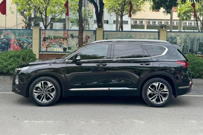 Sau 4 năm sử dụng, Hyundai Santa Fe cũ xuống giá không ngờ