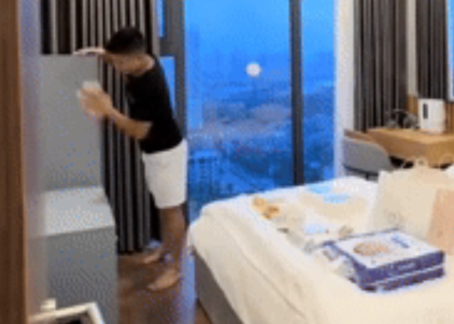 Danh tính ngôi sao tuyển Việt Nam thu nhập hàng chục tỷ/năm về nhà vẫn nấu cơm dọn dẹp, chuẩn bị đón con đầu lòng