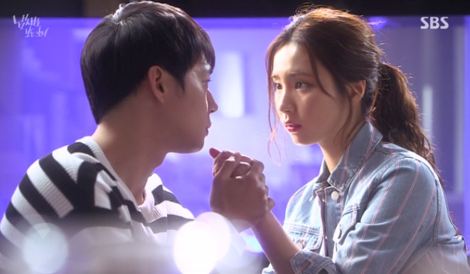 Biết tôi vô sinh em vẫn cam tâm ở cạnh, gánh tiếng oan bị mẹ chồng nhiếc móc mỗi ngày, thật chẳng ngờ em chỉ xem tôi là thằng đần