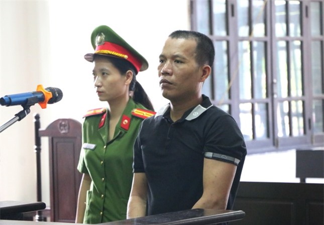 Nghiện game, mang lựu đạn giả xông vào ngân hàng cướp tiền ảnh 1