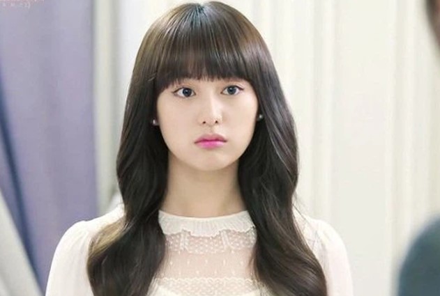 Đang gọi điện video với bạn trai, bất ngờ anh hàng xóm thò mặt vào camera nói một câu khiến tôi hốt hoảng suýt đánh rơi điện thoại