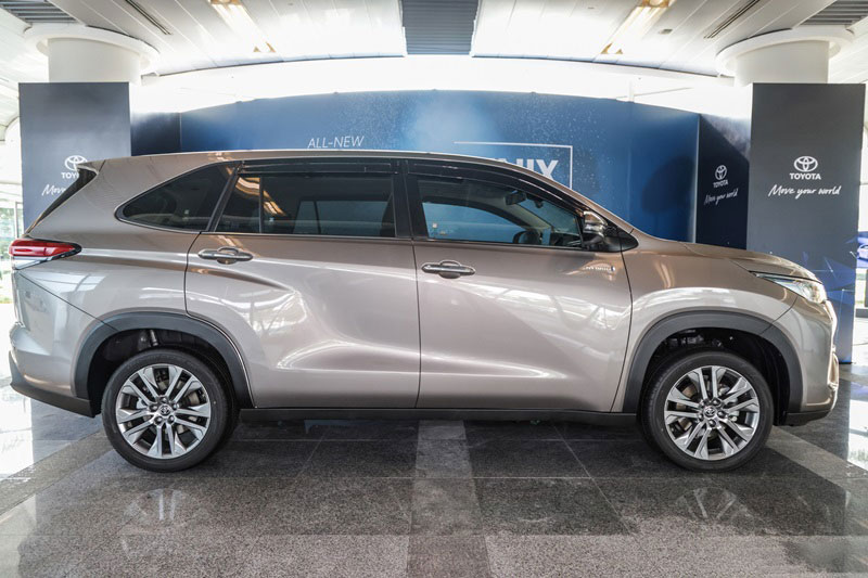 Toyota Innova bỏ xa Mitsubishi Xpander về doanh số