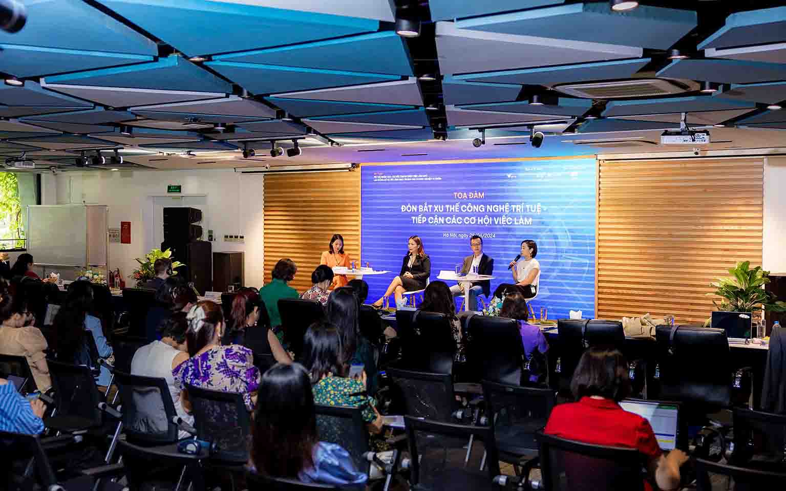 Trí tuệ nhân tạo: Cơ hội và thách thức cho lao động nữ