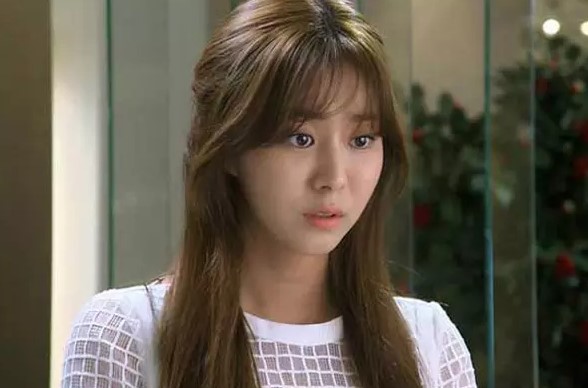 Vợ chồng tôi chuẩn bị ra tòa, bác hàng xóm mang ngay 500 triệu qua cho, tôi bật khóc trước lời giải thích của bác ấy