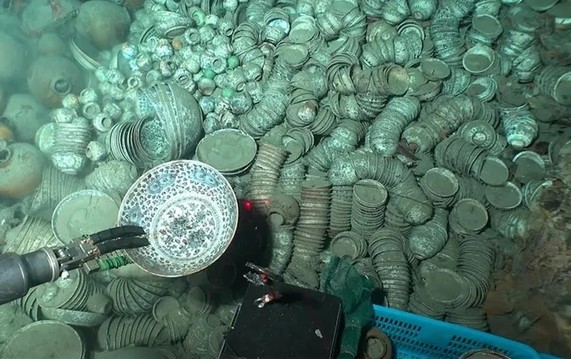 Phát hiện 2 "tàu ma" đầy kho báu thời Minh ở Biển Đông
