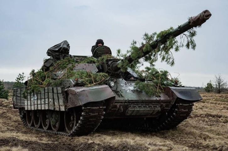 Đạn pháo Krasnopol cỡ 152 mm bất lực trước xe tăng M-55S