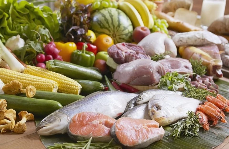 8 loại thực phẩm dễ gây ngộ độc trong mùa nắng nóng, ai cũng nên biết