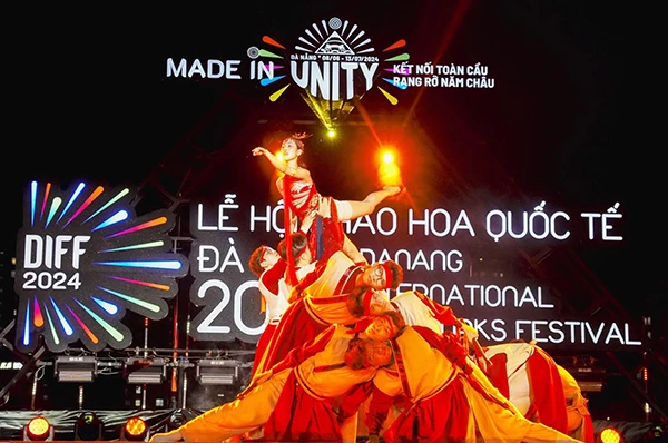 Các nghệ sĩ Nhà hát Trưng Vương Đà Nẵng gây ấn tượng trong đêm thứ 4 của DIFF 2024.