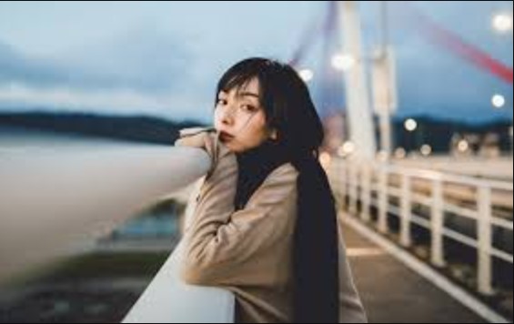 Tối nào bố cũng sang đánh cờ với bác hàng xóm, hôm bác nhập viện cấp cứu, bố về nhà báo một tin làm tôi bàng hoàng