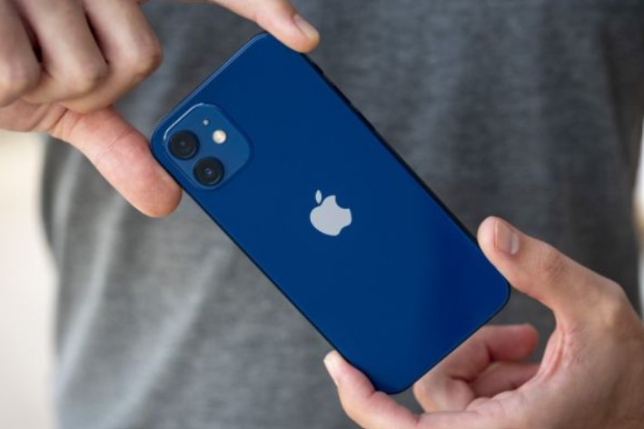 iPhone 12 giá 'rẻ như bèo', mẫu iPhone màn hình OLED rẻ nhất lịch sử, đe nẹt Samsung Galaxy A55 5G