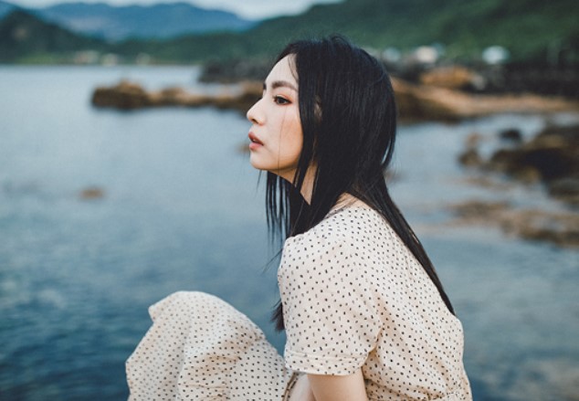 Đang đi công tác thì chồng ốm, tôi bỏ việc về nhà nhưng cuộc trò chuyện với chị hàng xóm đã hé lộ một bí mật kinh khủng