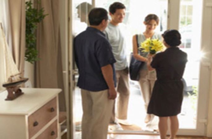 Đưa người yêu về ra mắt, cả buổi mọi người đều vui vẻ nhưng tối đó, mẹ vào phòng và nói một chuyện khiến tôi bối rối