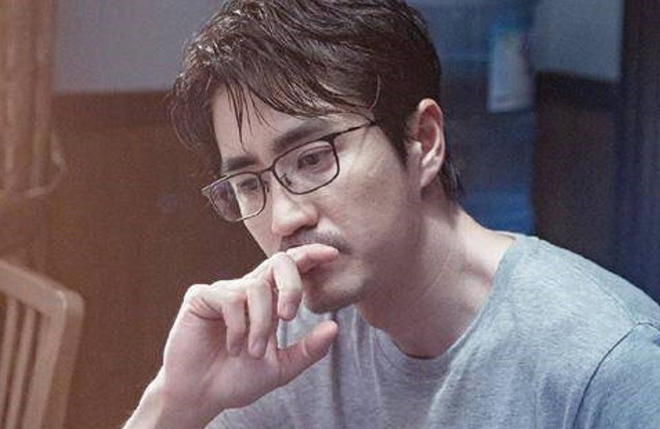 Giả vờ phá sản để thử lòng vợ, cô ấy liền lấy ra một cái hộp nhỏ, mở ra xem, tôi hoa mắt trước những vật nằm lộn xộn bên trong