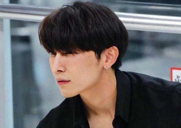 Đi làm về, tôi đơ người thấy vợ quỳ khóc xin bố mẹ chồng tha thứ, hỏi lý do thì không ai chịu nói cho tới ngày nghe được lời hàng xóm